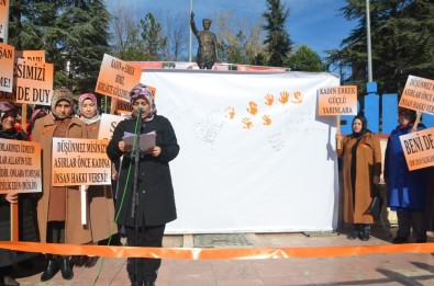 Bilecik'te Kadına Şiddete 'Hayır' Yürüyüşü