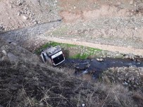 ARAKONAK - Bingöl'de Trafik Kazası Açıklaması 3 Yaralı
