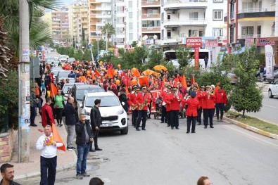 Mersin'de Kadınlar Şiddete Karşı Yürüdü