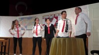 İBRAHIM KÜÇÜK - Nazillili Öğretmenler Hem Sahneledi Hem De Oynadı