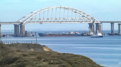 Rus Savaş Uçakları Kerç Boğazı'nda