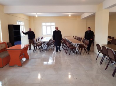 Hayırsever Yıldırım, Türkistan Cami Taziye Evi'nin İçerisini Yeniledi