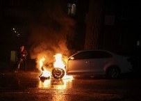 KIEV - Kiev'de Rus Diplomatın Aracı Yakıldı