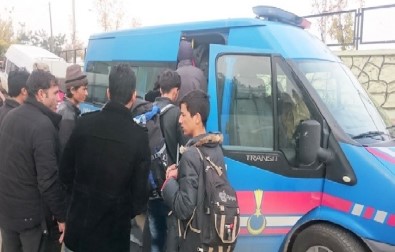 Malatya'da 33 Kaçak Göçmen Yakalandı