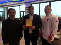 İŞİTME ENGELLİ - Türkiye Şampiyonu İşitme Engelli Gencin Hedefi Dünya Şampiyonluğu