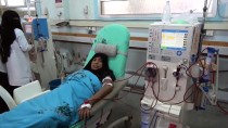 DİYALİZ MERKEZİ - Yemen'deki İç Savaş Böbrek Hastalarının Acısını İkiye Katladı