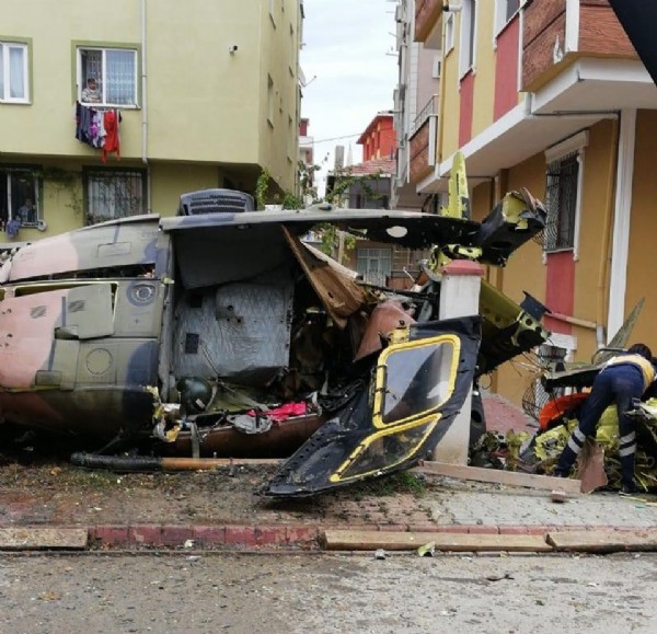 İstanbul'da askeri helikopter düştü: 4 şehit