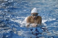 500 Bin Mamaklı Kulaç Attı