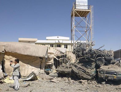 Afganistan'da ABD askerlerine bombalı saldırı!