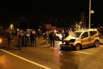 İSMAIL EFE - Bolu'da Kamyonetle Minibüs Çarpıştı Açıklaması 3 Yaralı