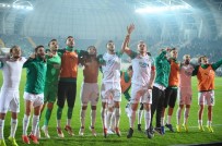 AKHİSAR BELEDİYESPOR - Bursaspor Sahaya Yerli Futbolcularla Çıkıyor