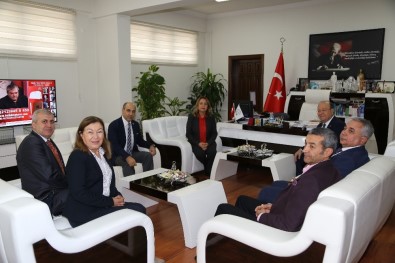 CHP Heyetinden Başkan Özakcan'a Ziyaret