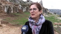 BÜLENT UYGUR - Roma Dönemi Mezarları Gün Yüzüne Çıkarılıyor