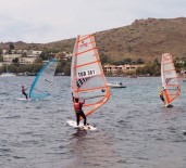 YALıKAVAK - Bodrum'da Rüzgar Sörfü Heyecanı