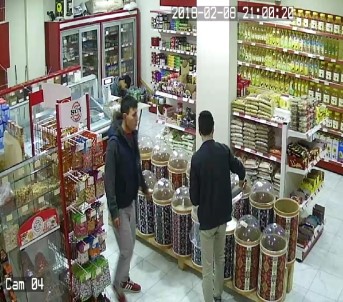Cep Telefonu Hırsızı Önce Kameralara Sonra Polise Yakalandı