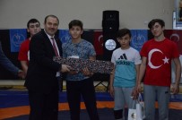 İMAM HATİP LİSESİ - Eski Usullere Uygun Güreştiler