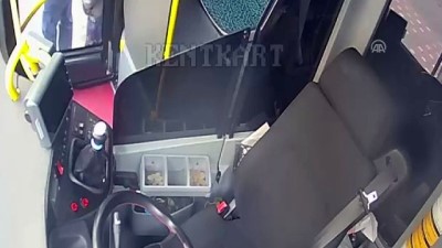 Halk Otobüsünden Hırsızlık Güvenlik Kamerasında