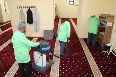 Siirt'te Camiler Temizleniyor