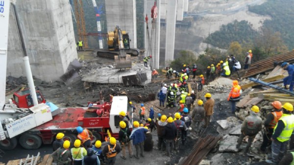 Otoyolu inşaatında facia