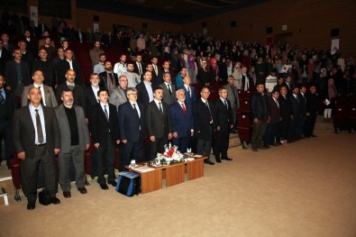 Ağrı'da  'Peygamberimiz Ve Gençlik' Konulu Panel Düzenlendi