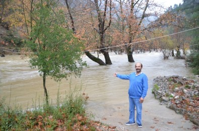 Antalya Üzümdere Irmağı'nın Su Seviyesi Yükseldi