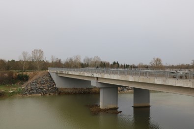 Arifiye'nin Yeni Köprüsü Tamamlandı