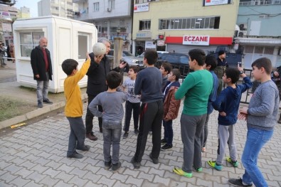 Cizreli Çocuklardan Kaymakam Ve Belediye Başkanı Arıcan'a Sevgi Gösterisi