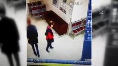 İzmir'de Kadın Çantası Hırsızı Yakalandı