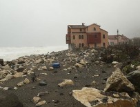 Karadeniz'de dalgalar sahil şeridinde zarar verdi Haberi