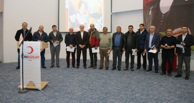 Kızılay, Bağışçılarını Madalya İle Ödüllendirdi