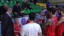 REKTÖR BUDAK - Rektör, Öğrencileriyle Basketbol Takımında Mücadele Veriyor