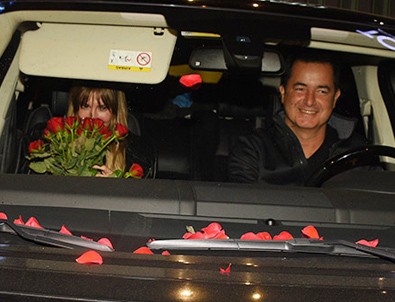 Acun Ilıcalı'dan eşine gül jesti