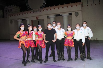 Anadolu Ateşi Lösemili Çocuklar İçin Maske Taktı