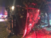 İTFAİYE ARACI - İtfaiye Aracı İle Hafif Ticari Çarpıştı Açıklaması 1'İ Çocuk 9 Yaralı