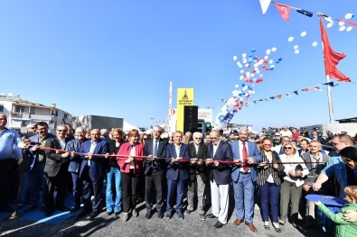 İzmir'in Körfez Manzaralı Otoparkı Açıldı