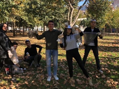 SİMURG Öğrencileri Temiz Bir Eyüpsultan İçin Kolları Sıvadı