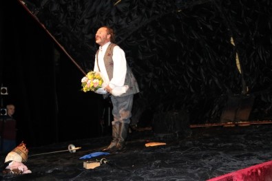 Hamlet Kocaeli'ne Geliyor