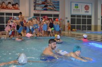 ALPARSLAN TÜRKEŞ - Köy Çocukları İlk Defa Havuzda Yüzdü