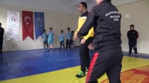 OLİMPİYAT ŞAMPİYONU - Spor Müdürü Güreş Sevdasıyla Gönüllü Antrenörlük Yapıyor