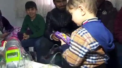 YTB'nin Yabancı Bursiyerlerinden Suriyeli Ailelere Yardım