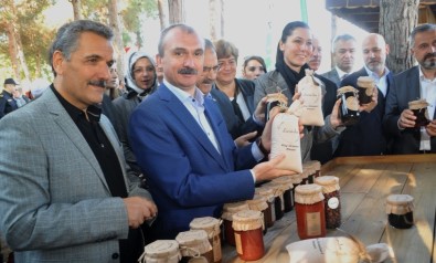 Alaçam'da Köy Ürünleri Pazarı Açıldı