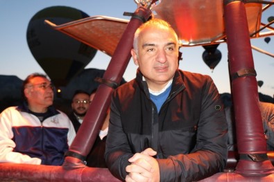Bakan Ersoy, ' Kapadokya Balonsuz Düşünülemez'