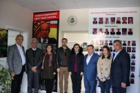 İLKÖĞRETİM OKULU - Biga'da Eşref Temiz'in Anısına Köşe Hazırlandı