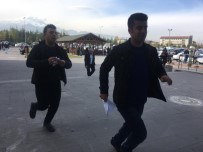 LİSANS SINAVI - KPSS Sınavına Saniyelerle Giremeyen Adaylar Gözyaşlarına Boğuldu