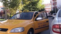 TAKSİ PLAKASI - Şaka İle Şehrin 'Şoför Nebahat'ı Oldu