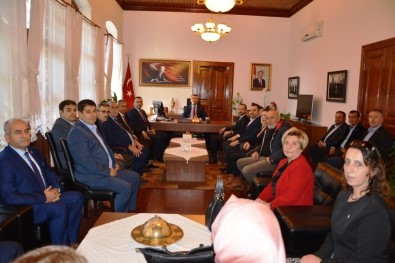 AK Parti Edremit İlçe Yönetiminden Kaymakam Sırmalı'ya Ziyaret