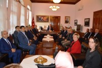 HAKAN DUMAN - AK Parti Edremit İlçe Yönetiminden Kaymakam Sırmalı'ya Ziyaret