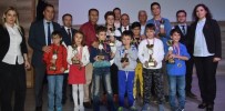 ABDULLAH UÇGUN - Alaşehir'de Satranç Şampiyonlarına Ödül