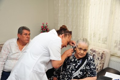 Balçova'da Yaşlı Vatandaşların Hayatını Kurtaracak Bileklik