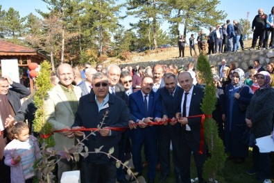 Başkan Tatlıoğlu Göktepe'de Tapuları Dağıttı